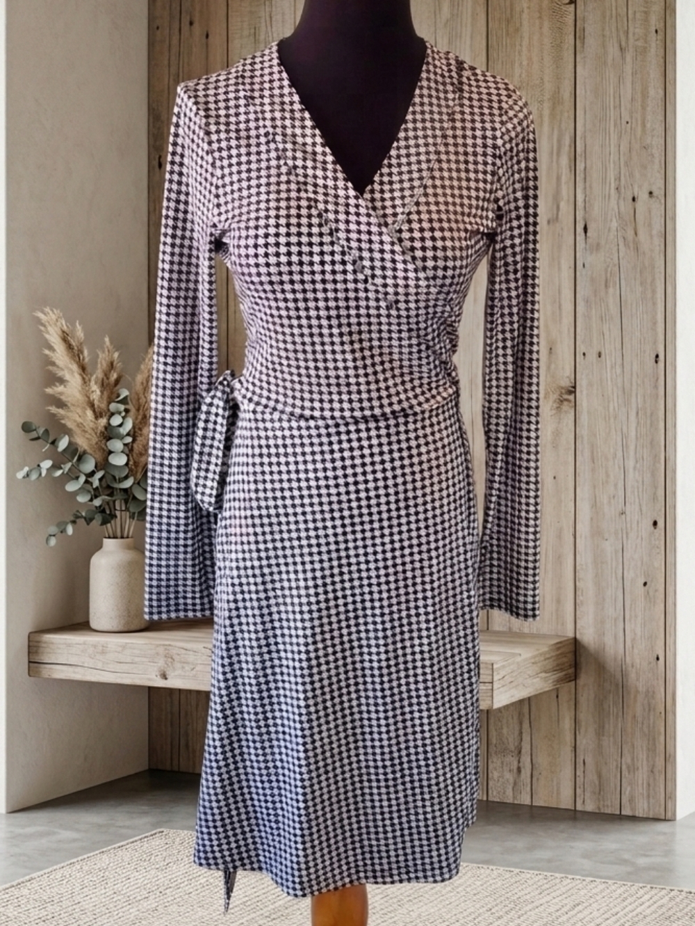 Banana Republic S Feminine Timeless Novelty Elephant Print Silky Knit Wrap Dress